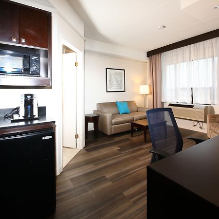 Holiday Inn Windsor - Ambassador Bridge By Ihg Exterior photo