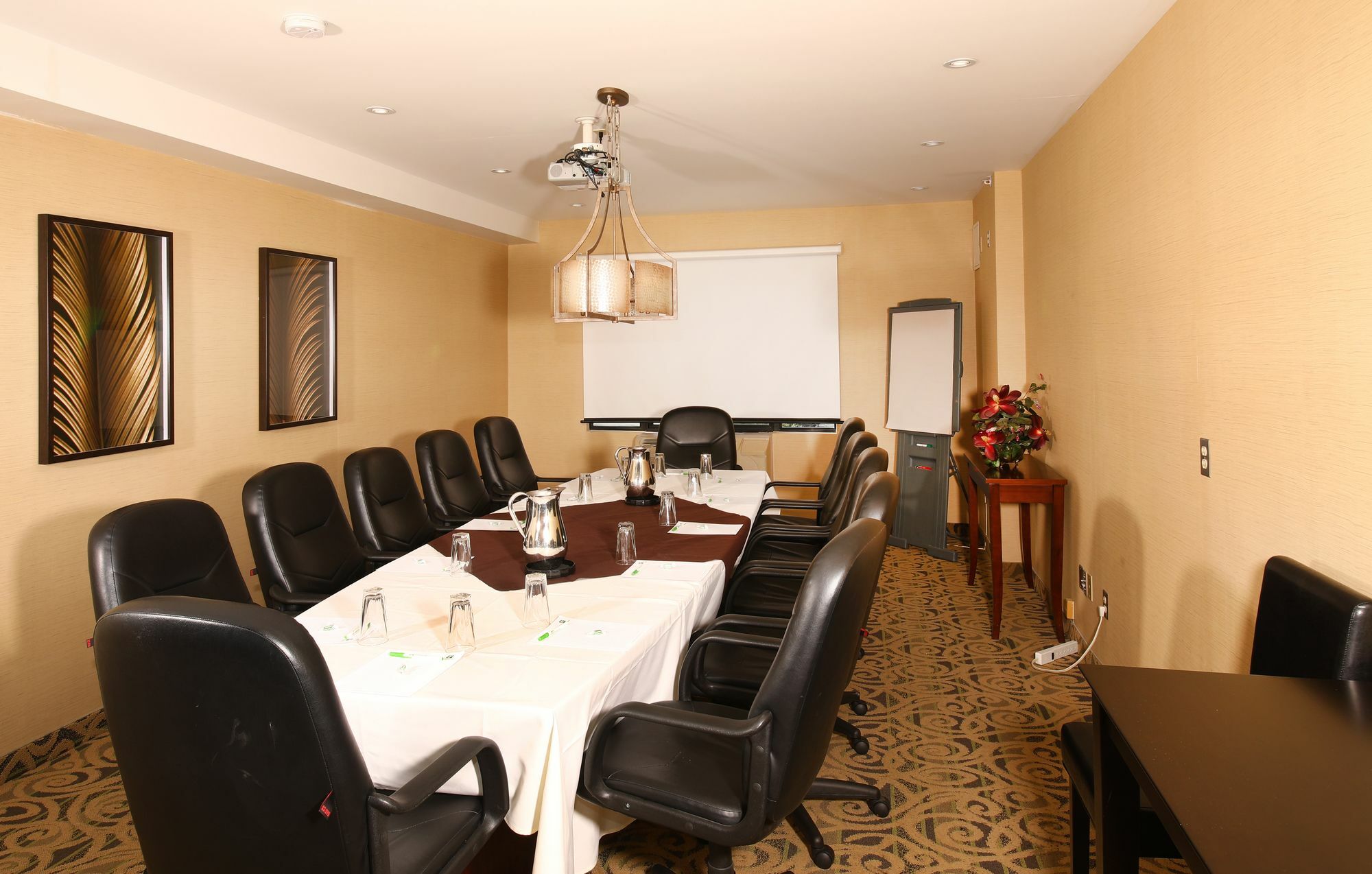 Holiday Inn Windsor - Ambassador Bridge By Ihg Exterior photo